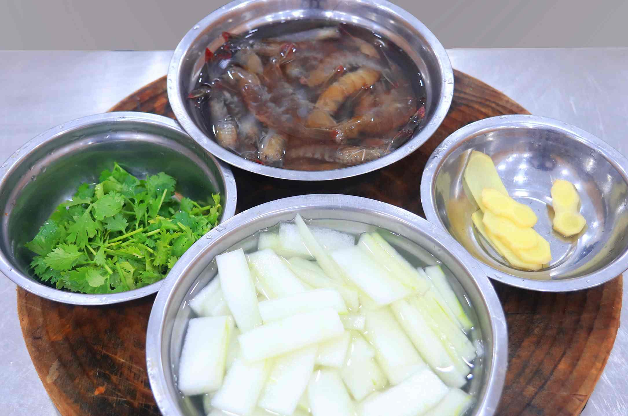 “入伏煮3白，长夏不受苦”，头伏第一天，有条件记得多给家人吃